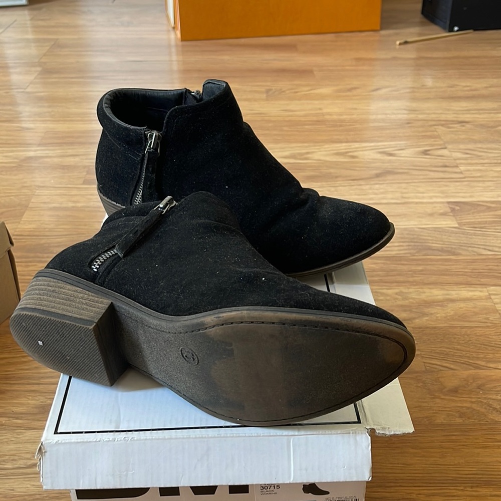 Black ankle boots size 10